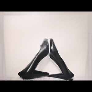 LLXLLQ Heels New Without Tags